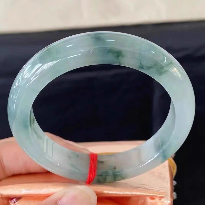Jadeíta de Mianmar com padrões - Bracelets avaliação e preço
