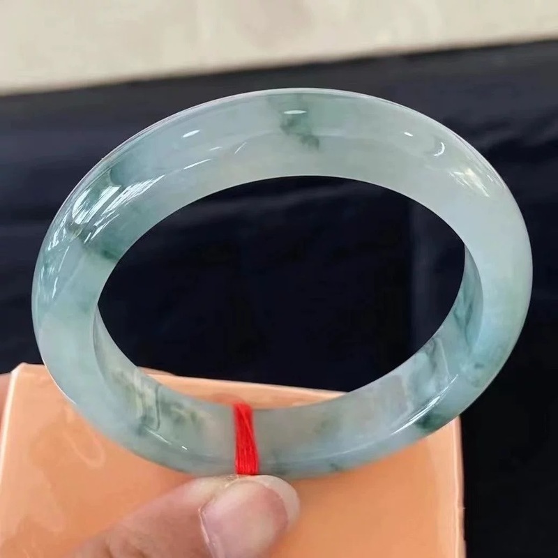 Jadeíta de Mianmar com padrões - Bracelets avaliação e preço