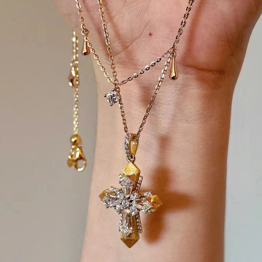Colares com pingente de cruz d - Cross Pendant Necklace Gold avaliação e preço