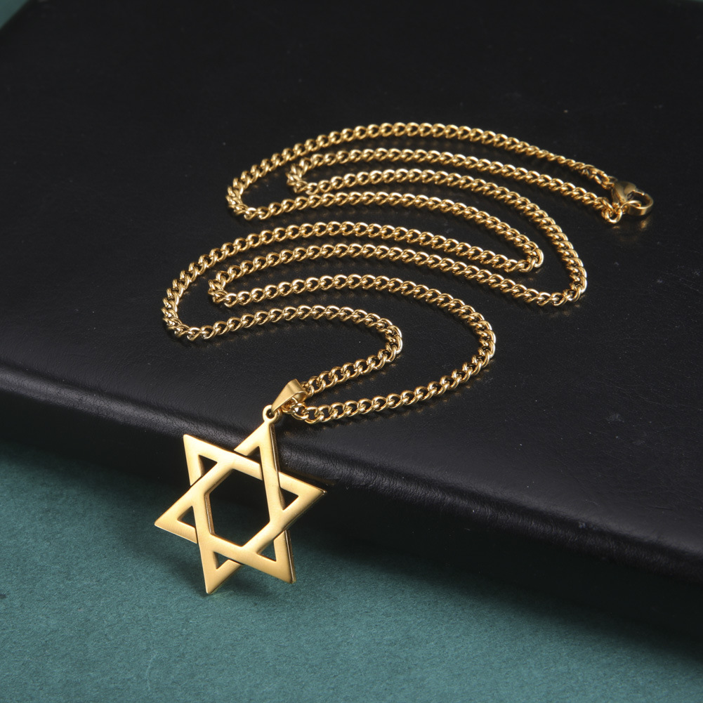 Colar com Pingente Estrela de  - Necklaces avaliação e preço